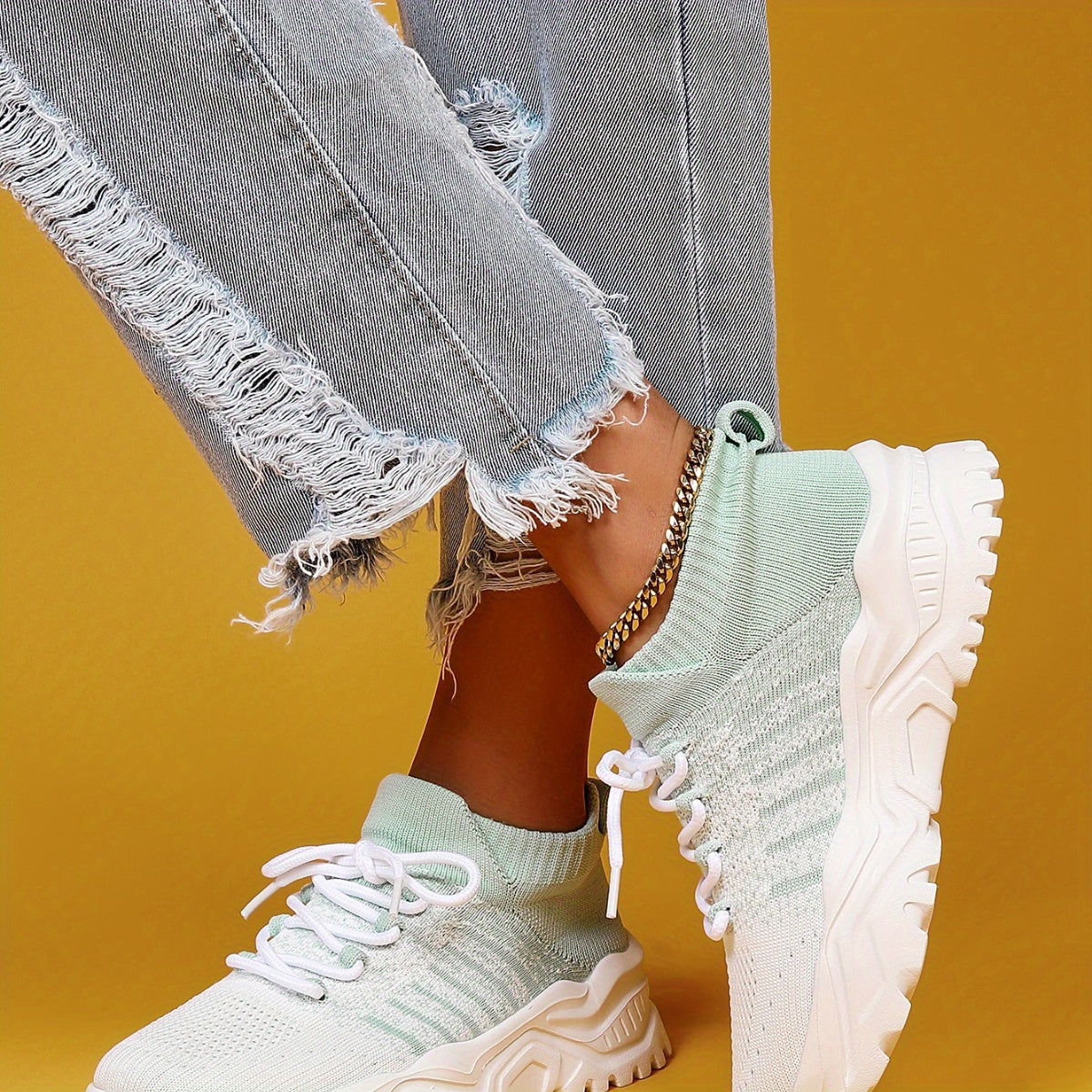 Women's Minimalist Low-Top Sneakers – Lightweight, Breathable & Stylish