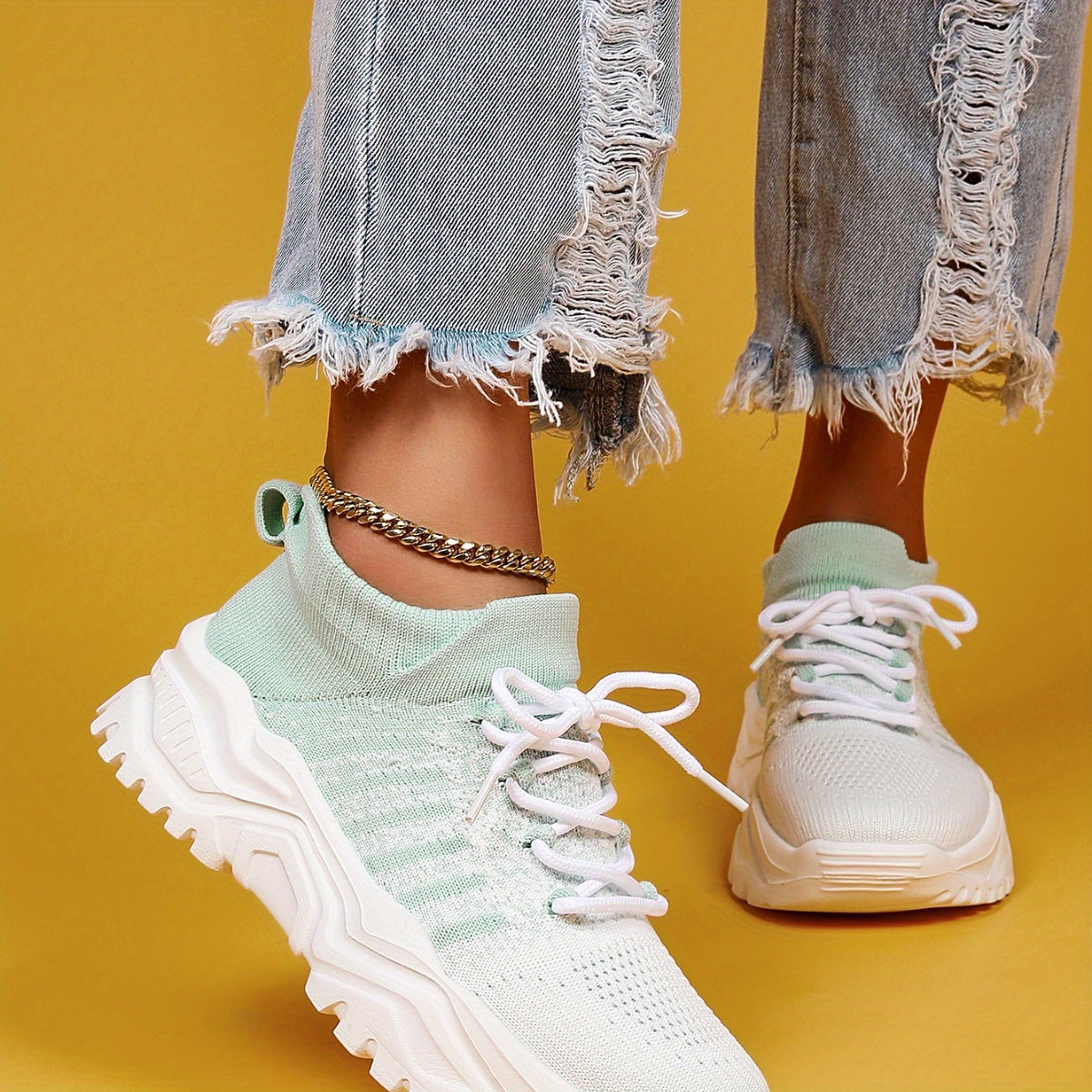 Women's Minimalist Low-Top Sneakers – Lightweight, Breathable & Stylish