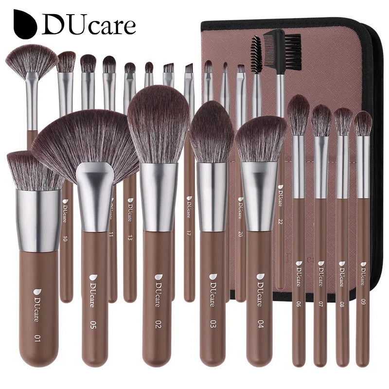 Professional Makeup Brush Set with Synthetic Bristles